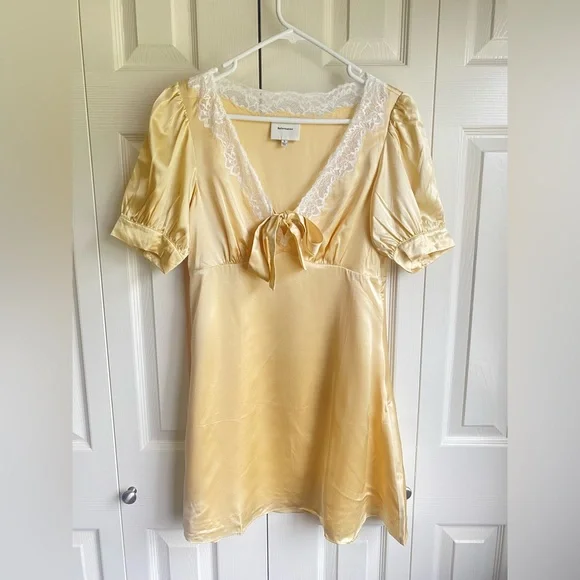 New Reformation Avin Silk Mini Dress Blonde - Picture 8 of 16